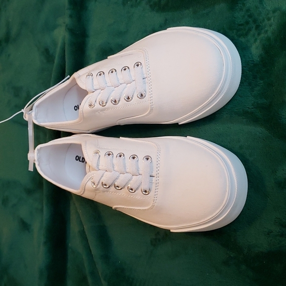 Old Navy Other - OLD Navy All White Girls Sneakers